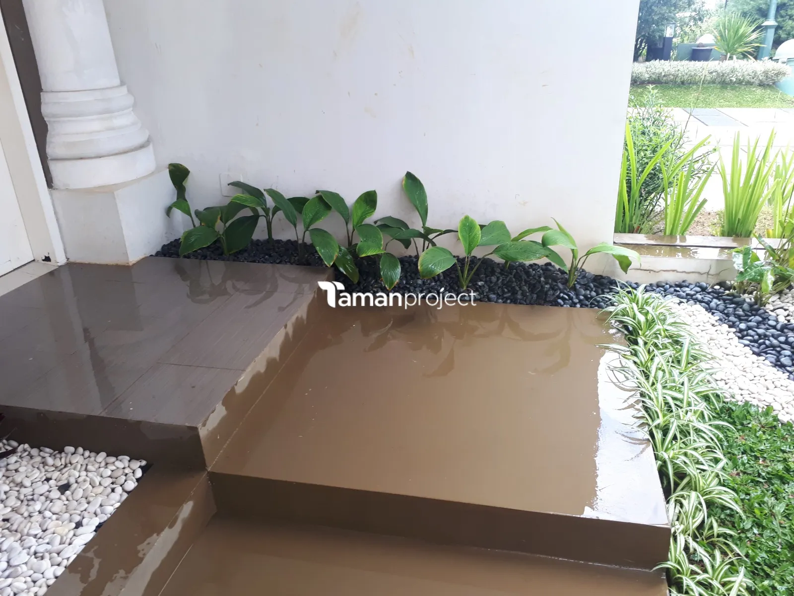 taman minimalis, taman tropis